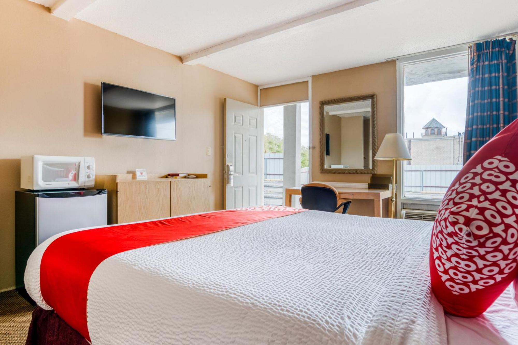 Hotel Oyo - Downtown Wichita Falls