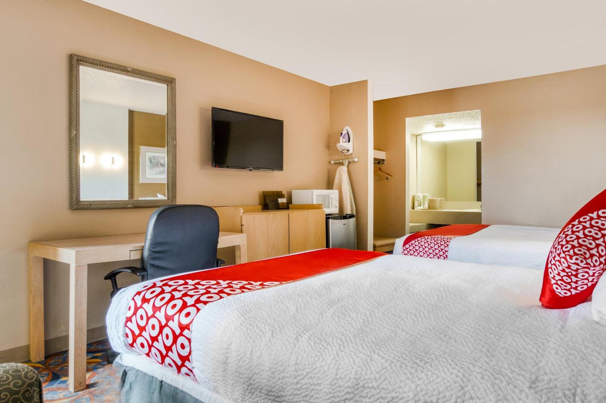 Hotel Oyo - Downtown 2*